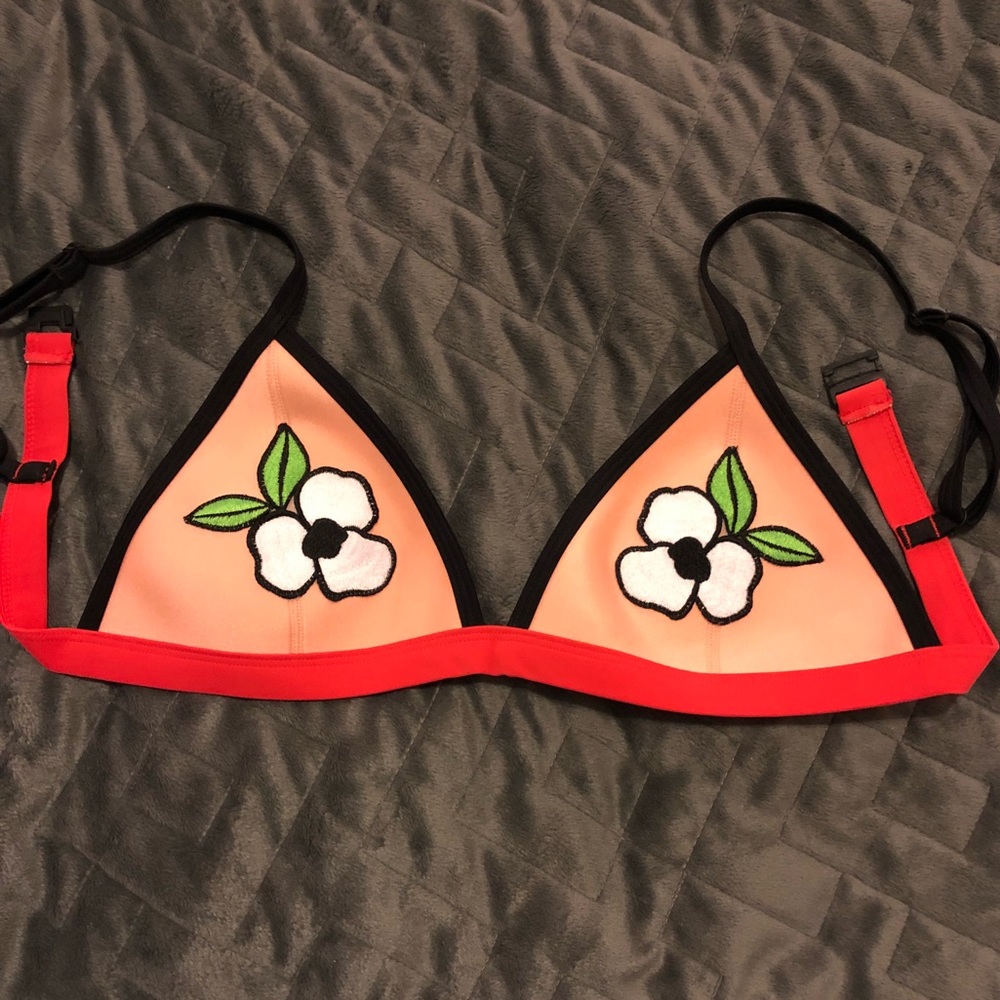 Triangl top-good condition